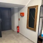 Wg-zimmer-monteurzimmer-ferienwohnung Bis 10 Personen Apartman *