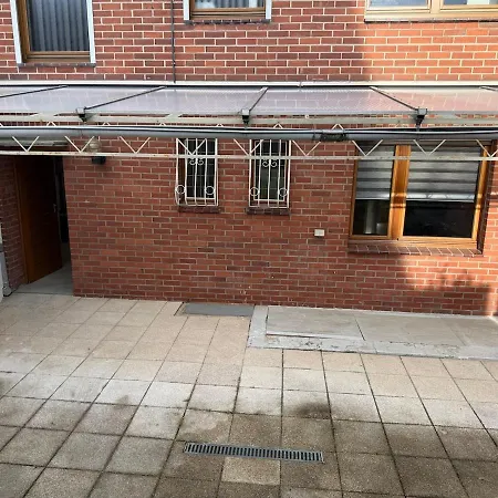 Wg-zimmer-monteurzimmer-ferienwohnung Bis 10 Personen Appartamento *