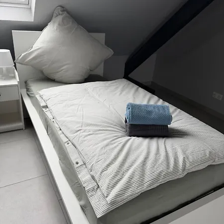 Apartment Wg-zimmer-monteurzimmer-ferienwohnung Bis 10 Personen