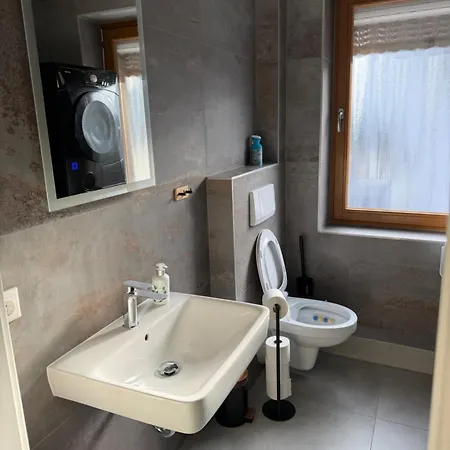 Wg-zimmer-monteurzimmer-ferienwohnung Bis 10 Personen Apartment Aldenhoven (Duren)