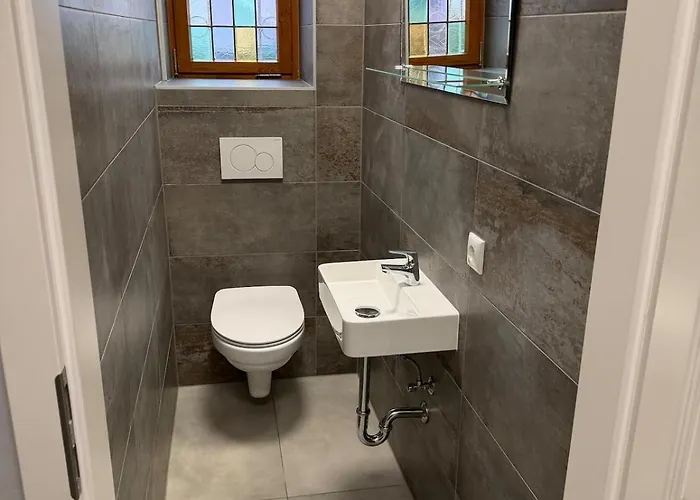 Wg-zimmer-monteurzimmer-ferienwohnung Bis 10 Personen