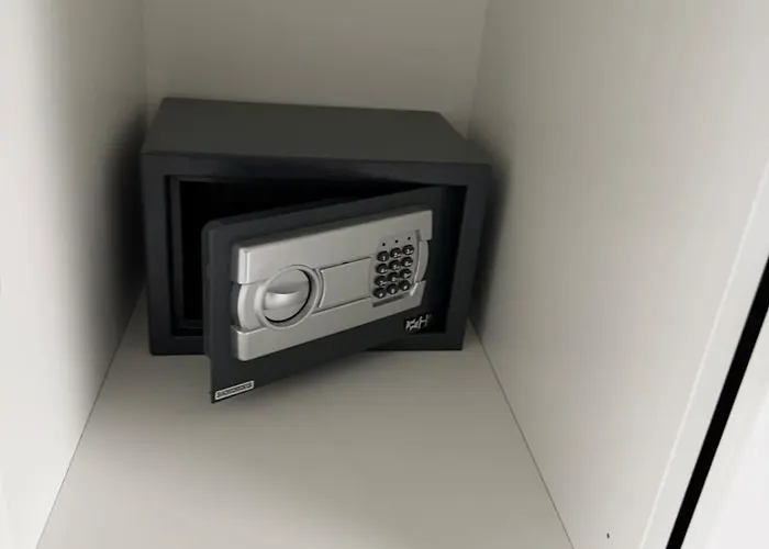 Wg-zimmer-monteurzimmer-ferienwohnung Bis 10 Personen Apartment *