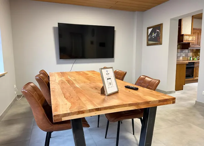 Appartamento Wg-zimmer-monteurzimmer-ferienwohnung Bis 10 Personen *