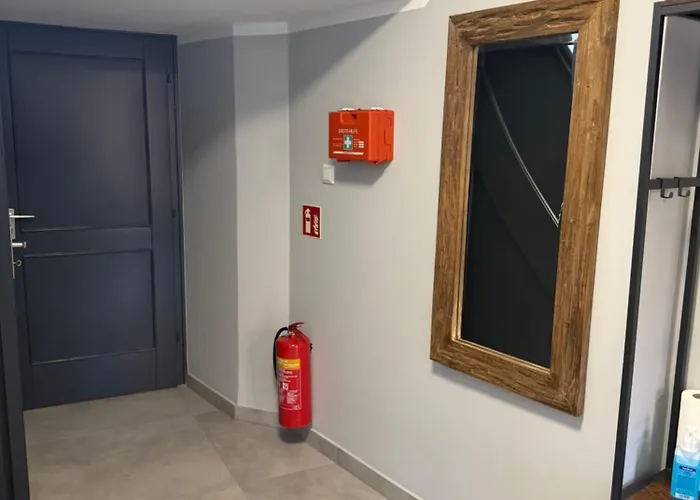 Wg-zimmer-monteurzimmer-ferienwohnung Bis 10 Personen Apartment *